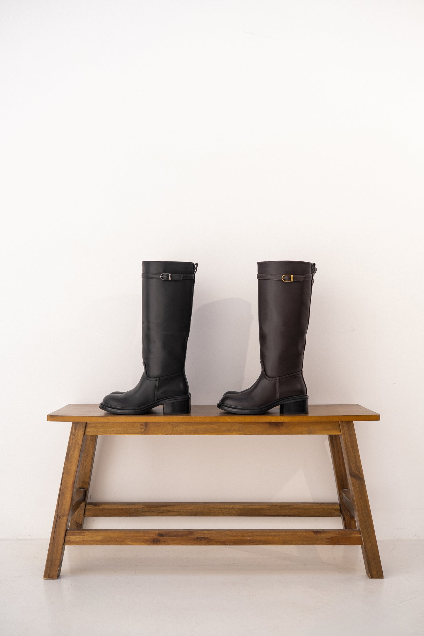 Bottes cavalières marrons à boucle dorée - Grace
