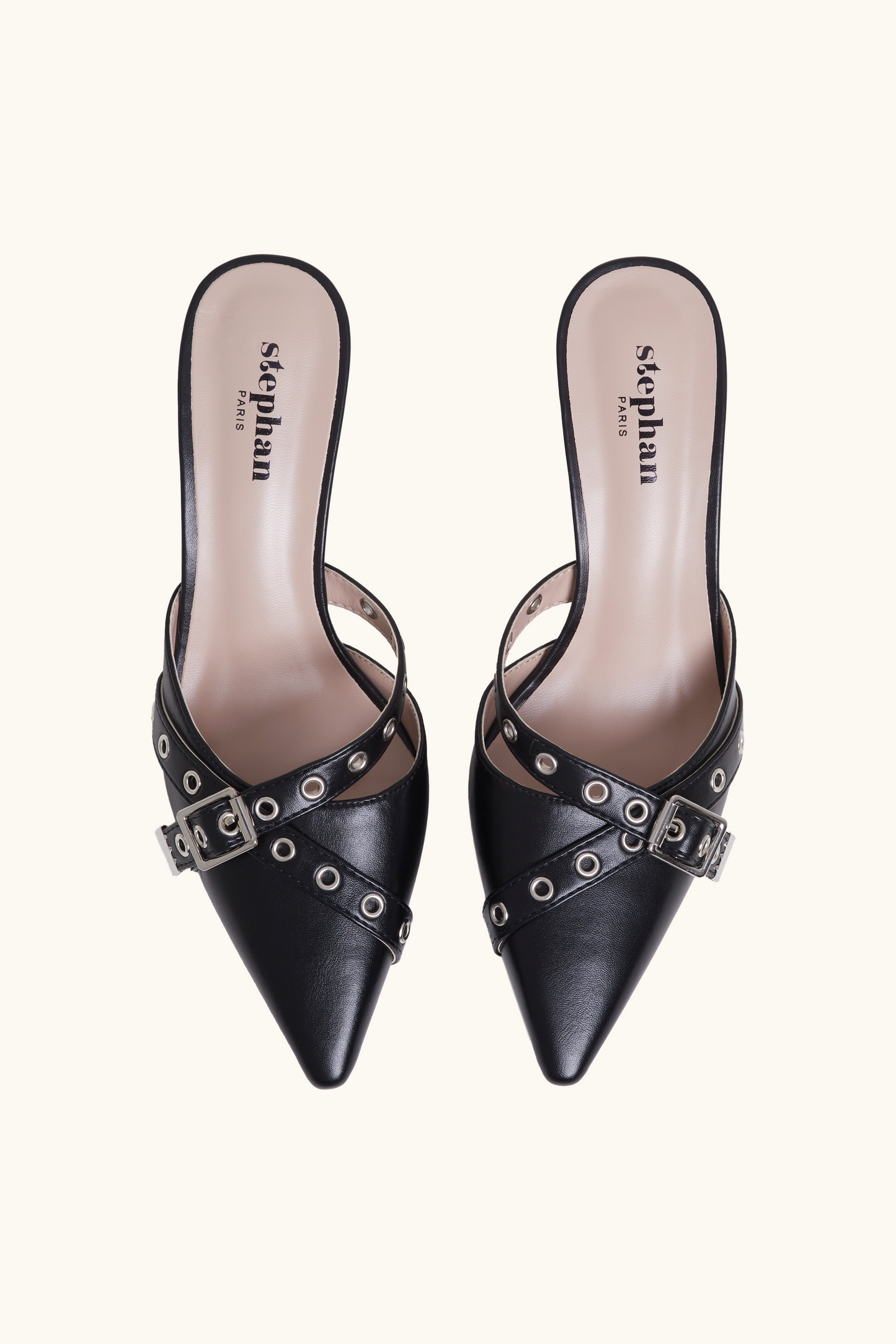 Detail mules loop and black rivets