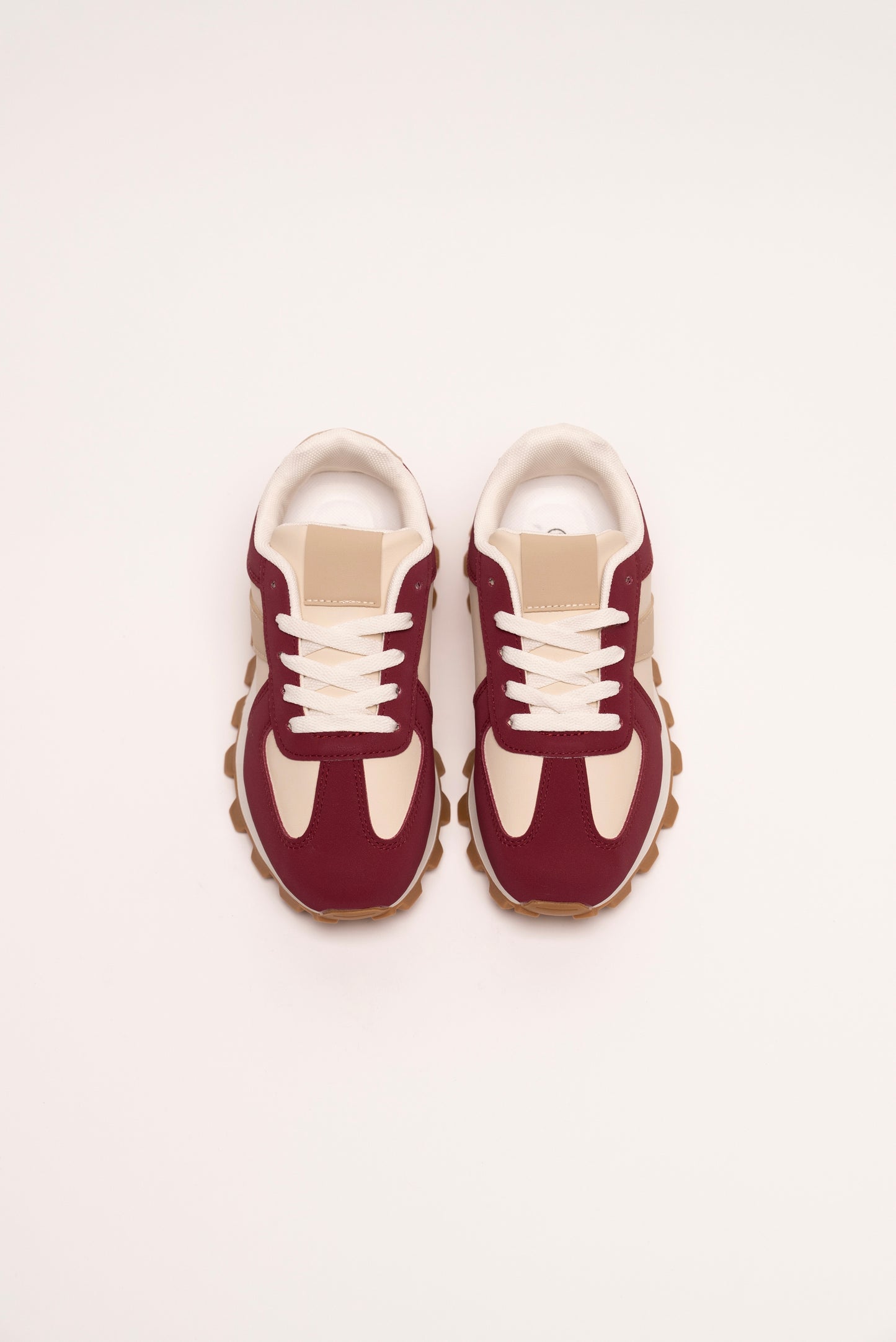 Bordeaux retro sneakers