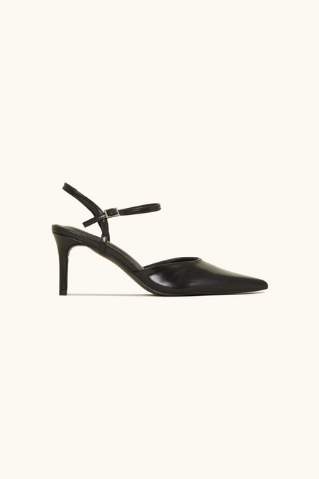 Sprie -pointed bouts in black imitation leather