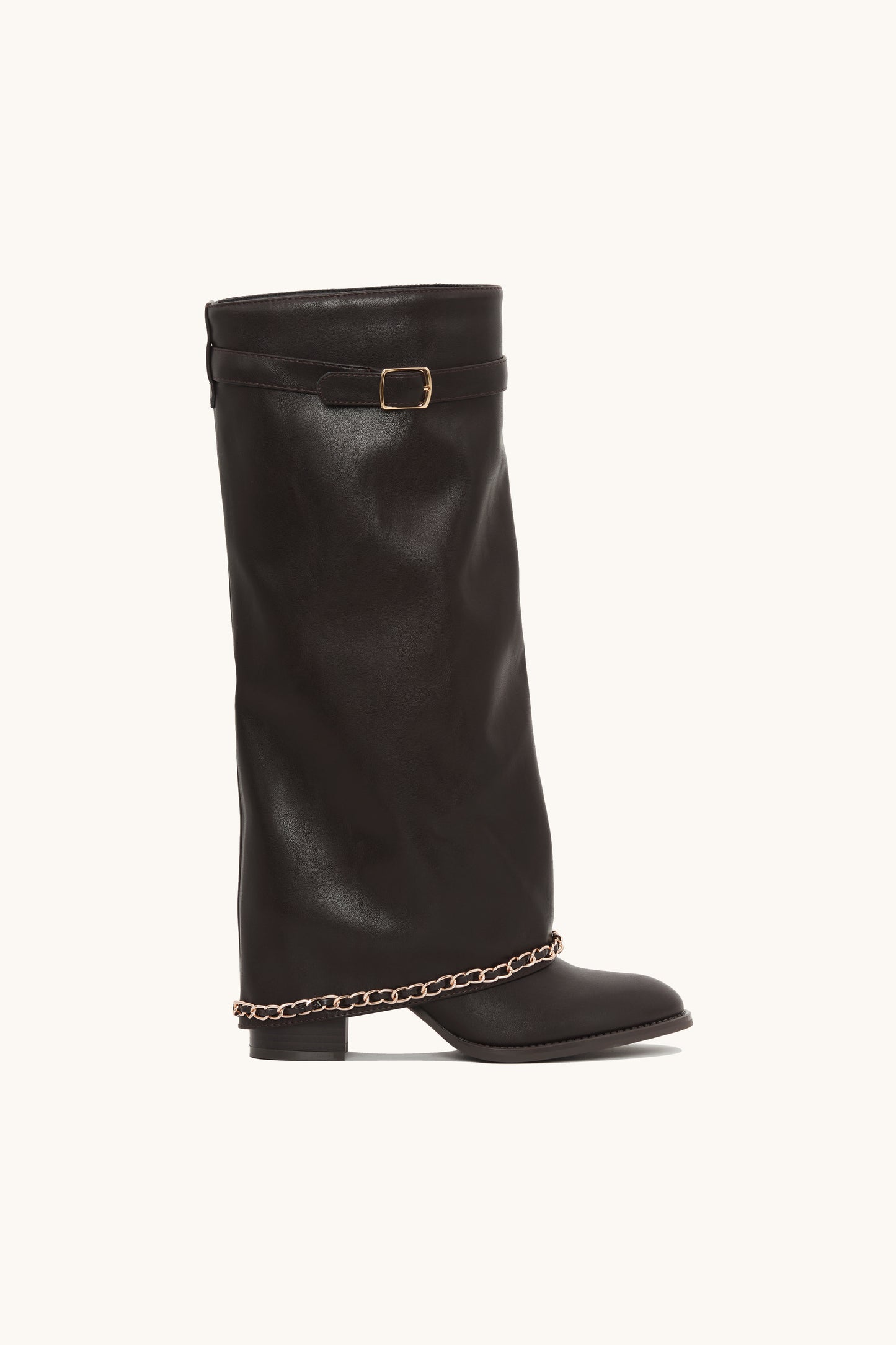 Bottes marrons à chaîne dorée