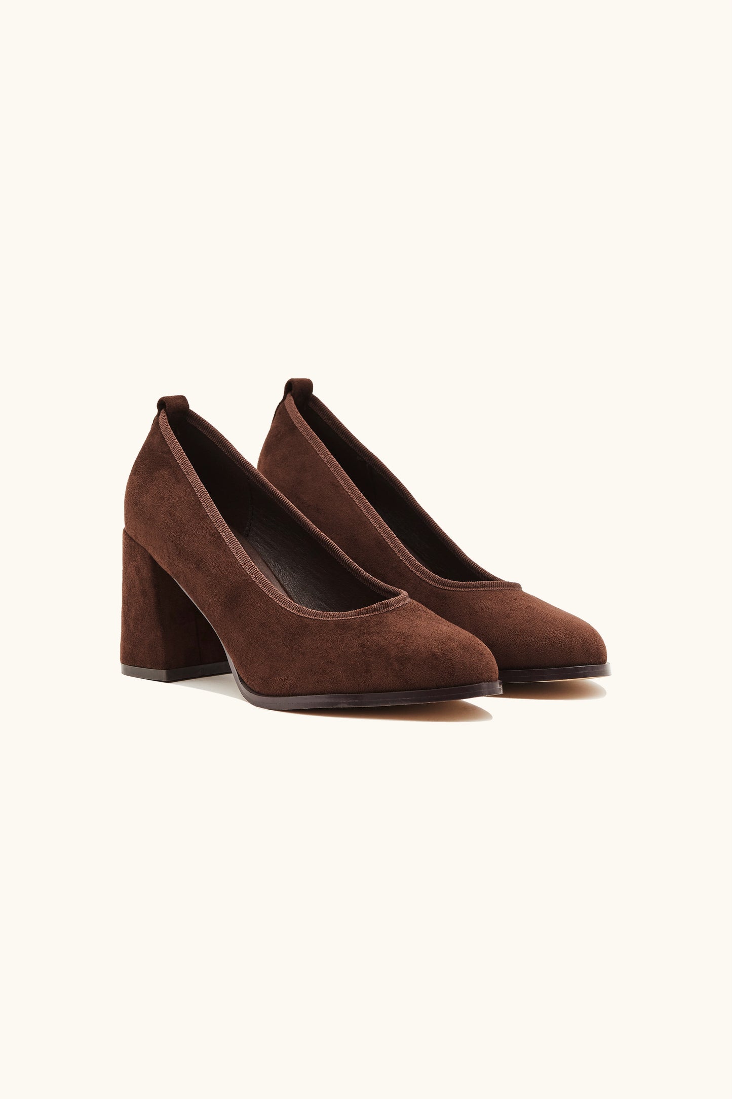 Escarpins suédine à talons bloc marron